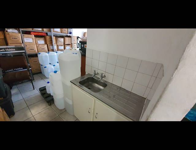 210M² WAREHOUSE TO LET IN AIRPORT INDUSTRIA
